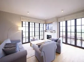 Reetland am Meer - LuxusPlus Reetdachvilla mit 4 Schlafzimmern, Sauna und Kamin G14