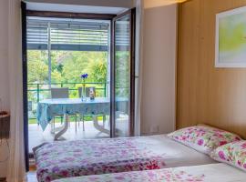 Beachfront Apartment Mare Strunjan，位于斯楚雅的酒店