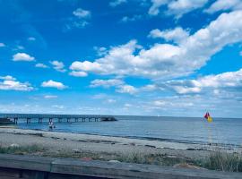 Seaview and swimming，位于海勒鲁普的酒店