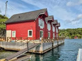 Cozy Home In Lepsøy With House Sea View