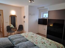 Ferienwohnung Sonnenwinkel，位于Scheiden的酒店