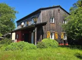 Natur und Wellness ''auf der Hardt'' -Jacuzzi- Sauna- Kinderausstattung- Alleinlage im Wald