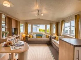 The Vansion, Pakefield