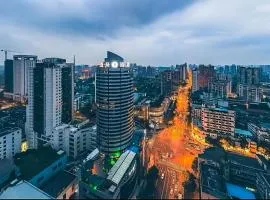 成都春熙路文殊院地铁站亚朵S酒店