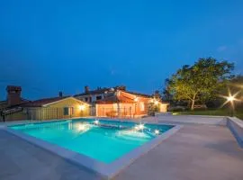 Villa Maslina, a charming and private villa 15 km from the sea