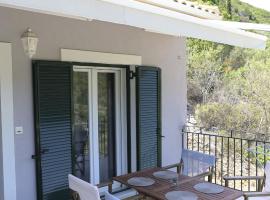 Babis Apartment Agios Nikitas，位于阿约斯尼奇塔斯的酒店