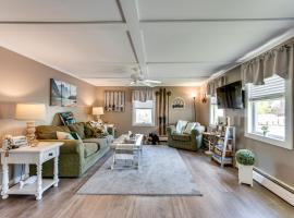 Steps to Crystal Lake: Spacious Retreat w/ Views，位于Barton的酒店