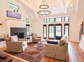 Gorgeous Renovation Walk to Water，位于奥尔良的酒店
