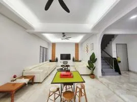 Ipoh town7br5bath 25 pax pool table mahjong karaok