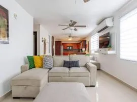 Hacienda M&B Perfect for Groups, with Pool and Spacious Patio
