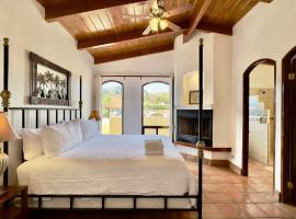 Puerto Nuevo Surf Villa Tranquilidad 2BR with pool，位于Raulis的酒店
