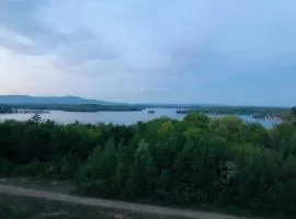 Concerts! Lake Winni Views! Kitchen! Pool! Hot Tub!