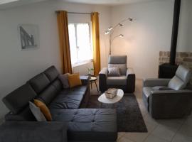 maison 2 chambres 4 lits 15mn Aéroport de Beauvais 5mn du château de la trye，位于Hermes的酒店
