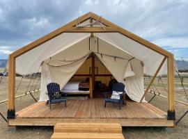 Yellowstone Dreamin Camp，位于Emigrant的酒店