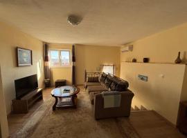Relax and Explore, Alva Apartment，位于索林的酒店