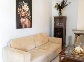 Catherine's Seaside House B，位于斯托米奥的酒店