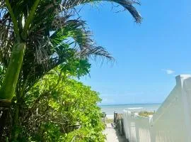 Steps to Sand - Free Parking - No Crowds - Grill