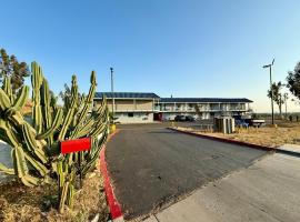 Circle Inn Hotel - Jurupa Valley Riverside 60 Fwy，位于里弗赛德的酒店