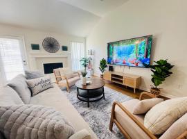 3BR-2 BA Cozy Hub Katy - Close to Cypress，位于凯蒂的酒店