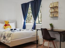 Tranquil Studio Steps from SFSU in San Francisco，位于旧金山的酒店