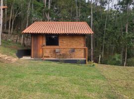 Cabana Fé Miguel Pereira Chalé Para até 4 Pessoas Centro MP，位于米格尔-佩雷拉的豪华帐篷