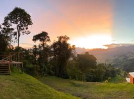 GLAMPING LA CIMA NEUSA，位于Casablanca的酒店