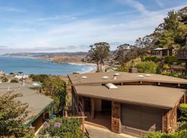 Small Home with Ocean View walk to Restaurants Brewery Shops Beach，位于帕西菲卡的酒店