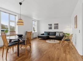 Lejlighed tæt på vandet，位于齐斯泰兹的酒店