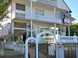 Apartmani kod kumašina，位于Kuršumlija的酒店