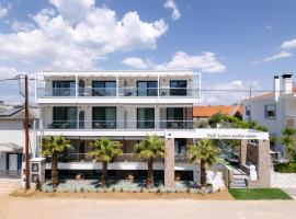 B&D Luxury Studios Suites，位于斯卡拉拉乔伊的酒店