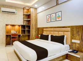 Townhouse Oak Model Town Rohtak，位于罗塔克的酒店