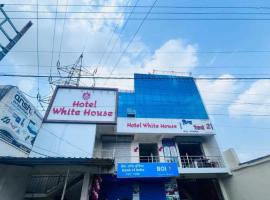 Hotel O White House，位于兰奇的酒店