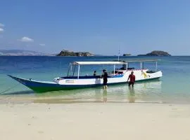 All-Inclusive Paradise Experience - Boat Tour, Snorkeling & Island Camping