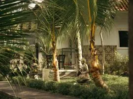 Villa Joglo tepi sungai