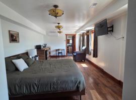 Kennymores Grill and Lodging，位于Cedaredge的酒店