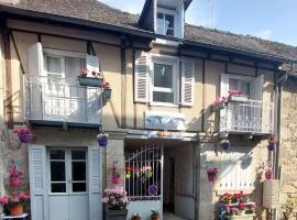 Gîte du portail fleuri，位于Sénergues的酒店