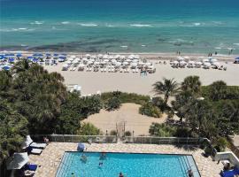 Spacious 2-Bedroom 2 5-Bath Oceanfront Condo，位于阳光岛滩的酒店
