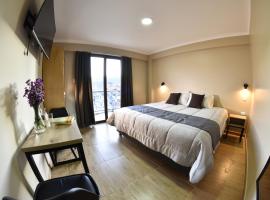 Hotel Golden Killa，位于瓦拉斯的酒店
