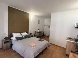 Lola Apartman