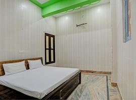 Hotel O Royal Galaxy Hotel，位于莫拉达巴德的酒店