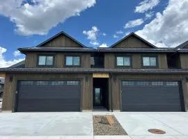 Teton Duo | Side-by-Side Homes | Hot Tubs+Walkable