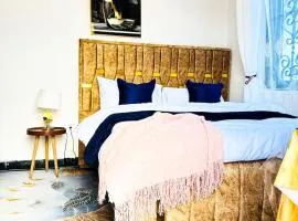 Big Private Room with Amazing Views in Heart of the City