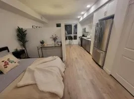 Stylish Studio with Parking, Near the Zoo, Airport, Downtown, Balboa Park