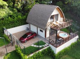 Tropical paradise, deluxe duplex cabin，位于阿纳波伊马的酒店
