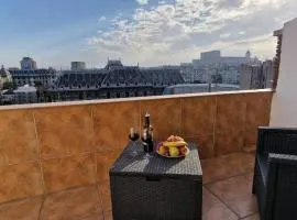 Baroque Style Duplex With Scenic Views of City Centre