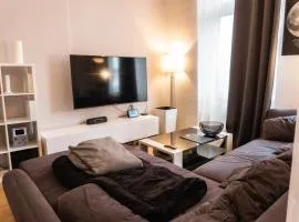 M House Komfortables Zimmer mit Doppelbett & Schlafsofa für Max 3 Pers