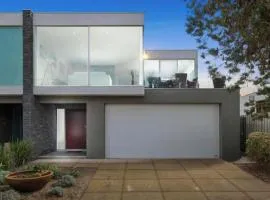 Luxury Retreat with Pool in top location