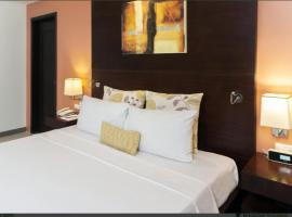 Fairways and Bluewater Boracay，位于Sampong的酒店