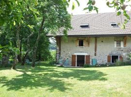La Bergerie apartment in an old farmhouse!，位于Nâves-Parmelan的酒店
