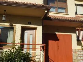 Chalet Avenida El Barraco Avila